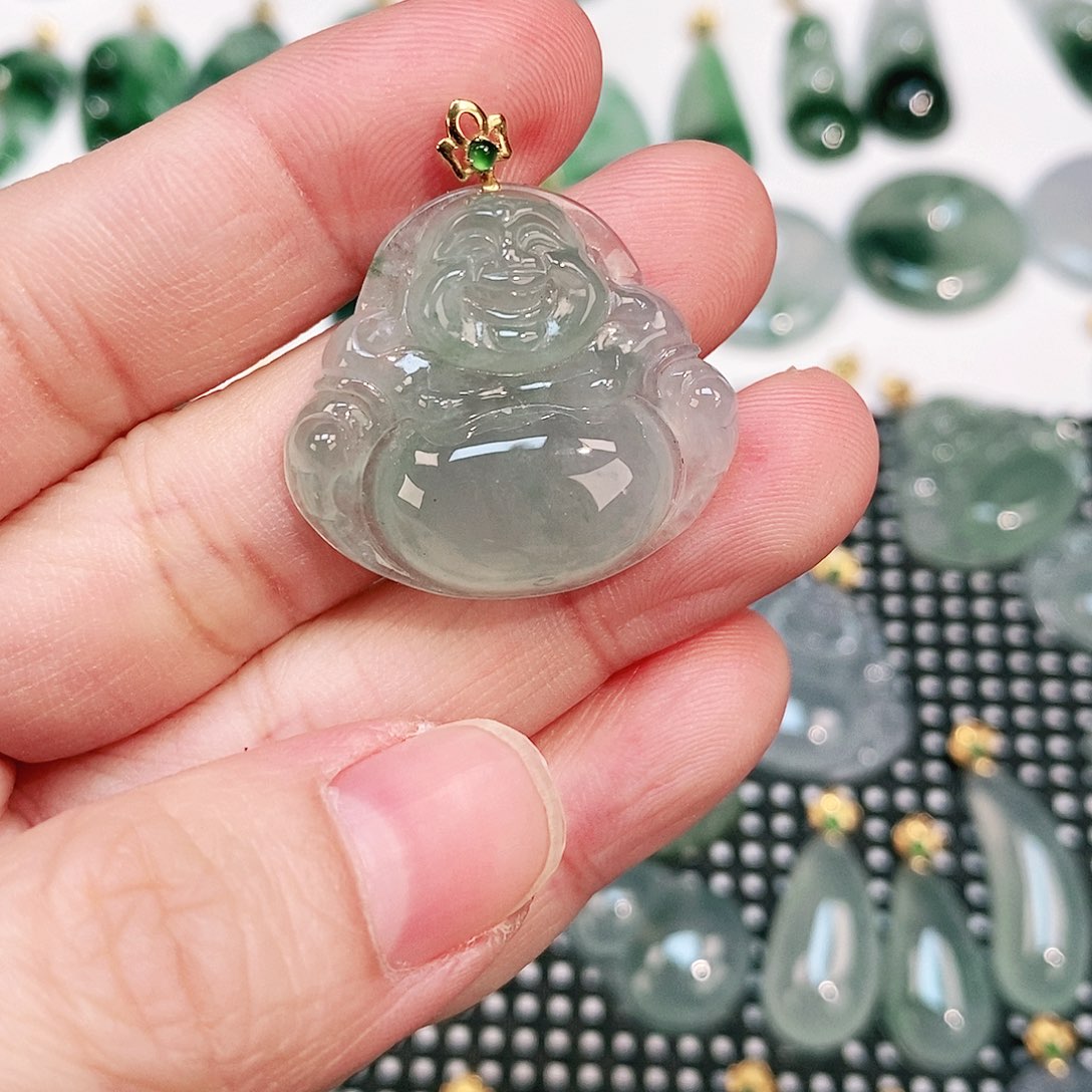 翡翠颈饰18K金镶嵌吊坠