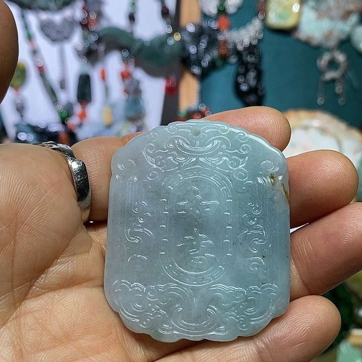 翡翠未镶嵌吊坠(赠链)