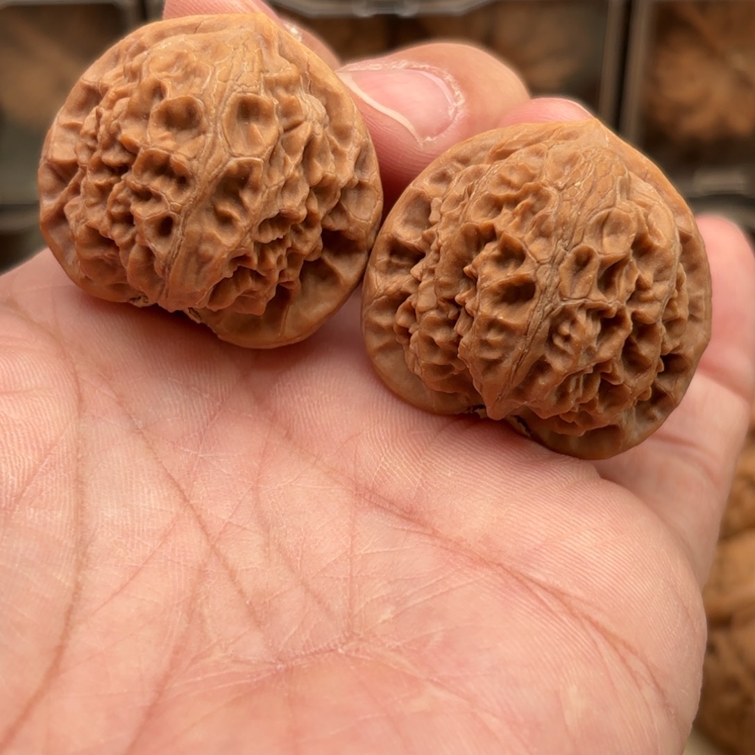 文玩核桃把件宫灯