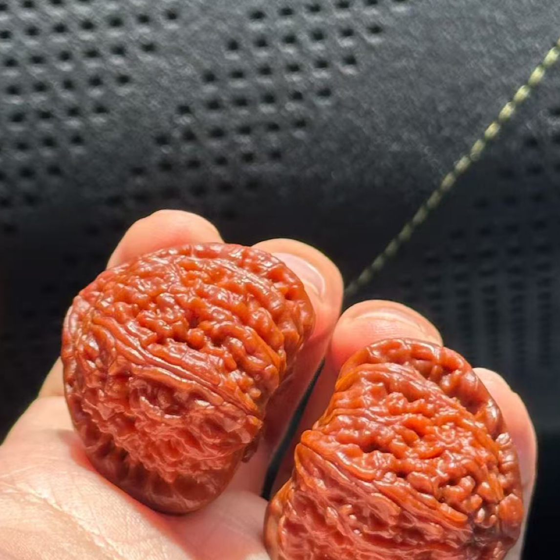 精品三棱四座楼白狮子官帽