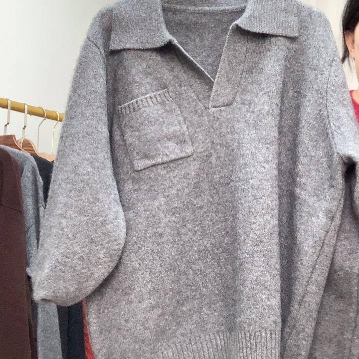 女士翻领灰色羊绒衫