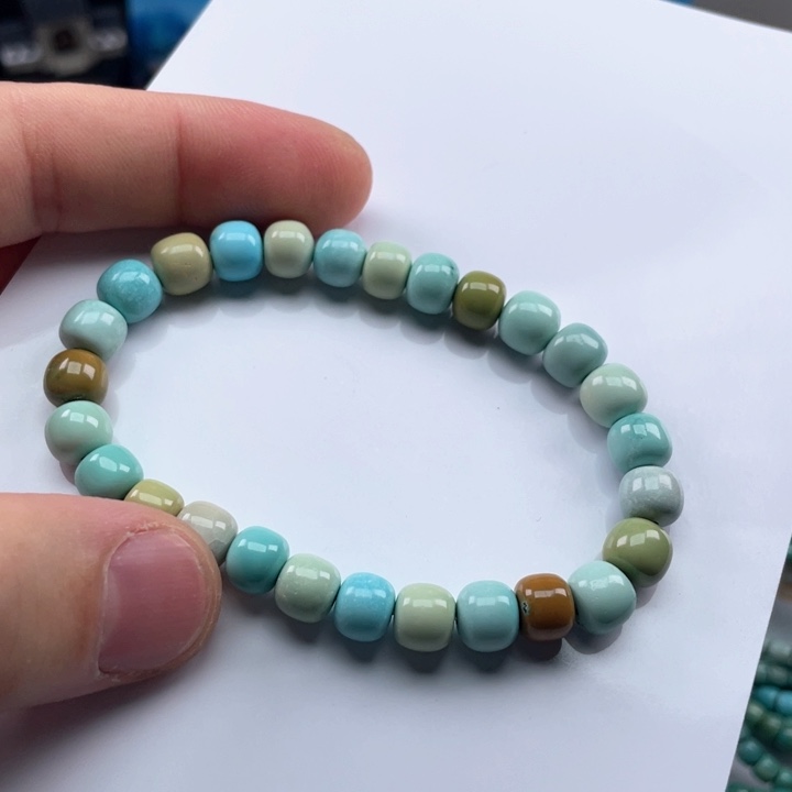 绿松石颈饰未镶嵌