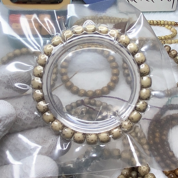 星月菩提手串会**猪石玉料 8*7半壁留白