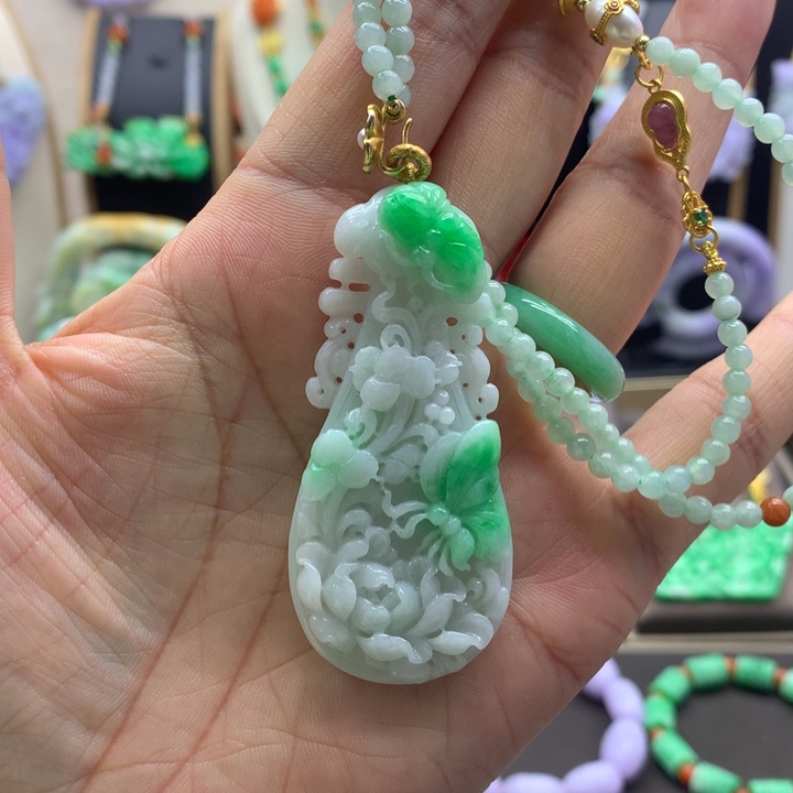 翡翠吊坠(不含链)未镶嵌丹****鉴赏期48小时