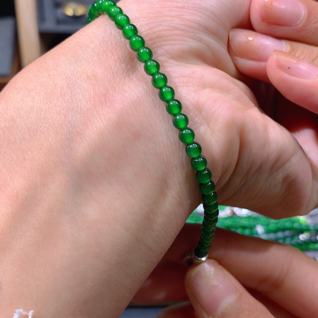 翡翠手链未镶嵌天然翡翠