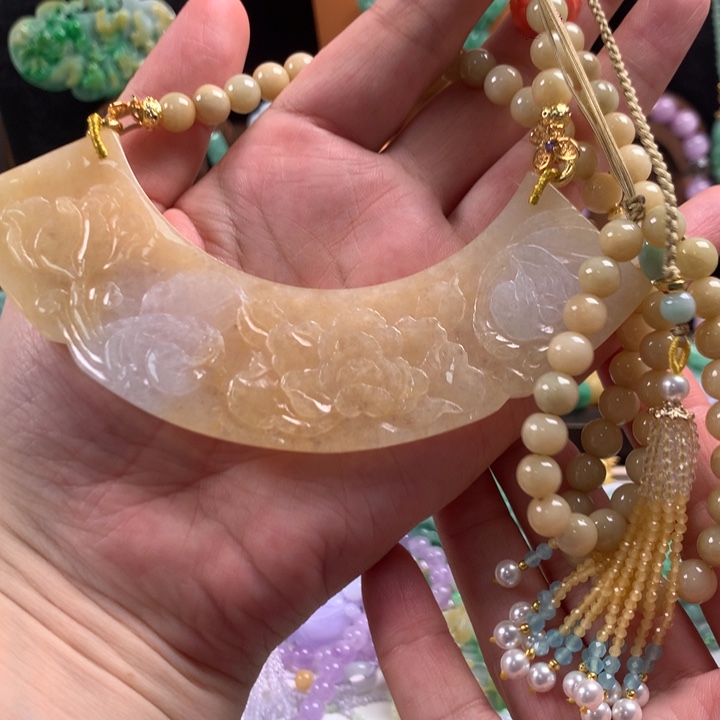 翡翠未镶嵌颈饰吊坠