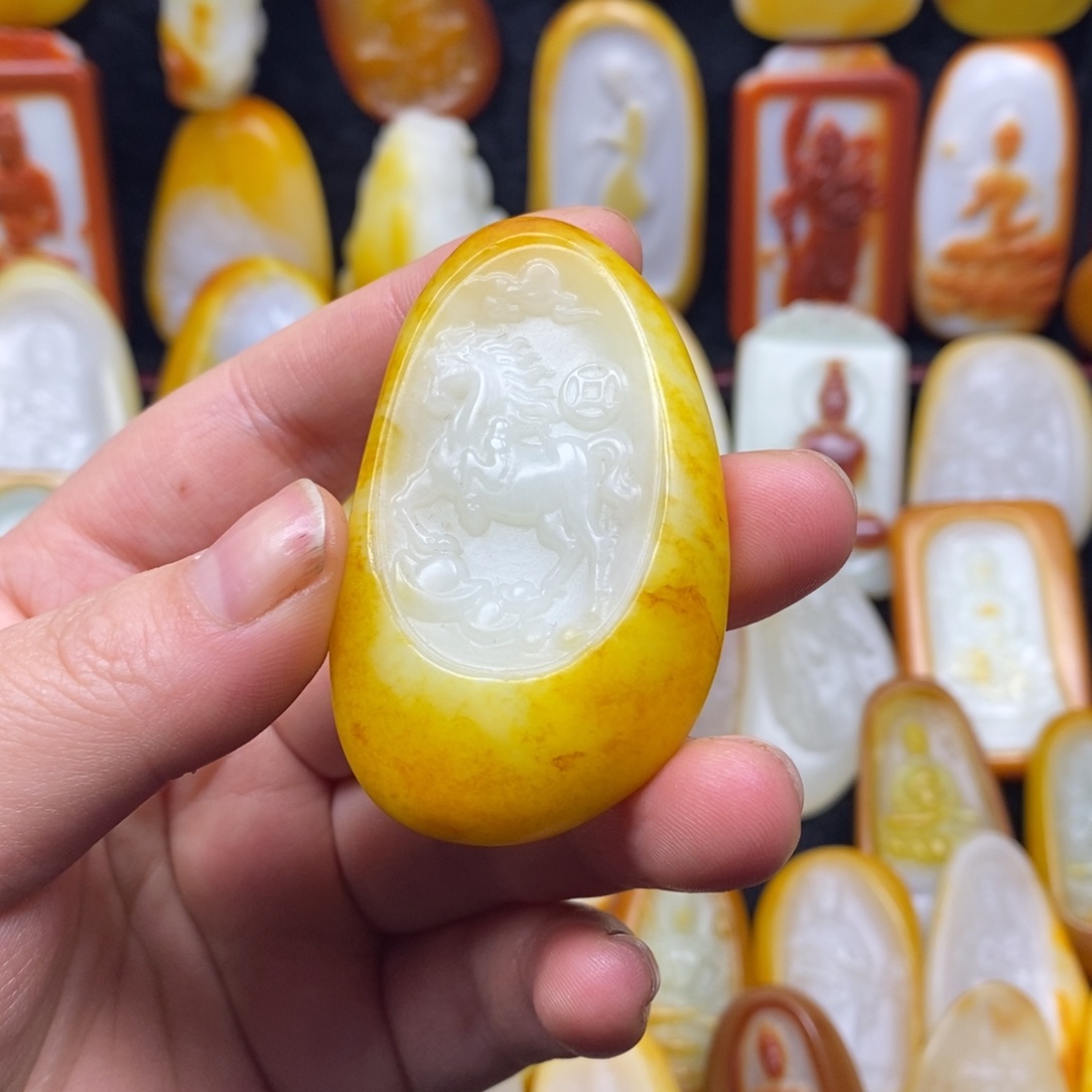 和田玉未镶嵌颈饰