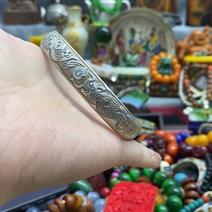 11123378899878999888