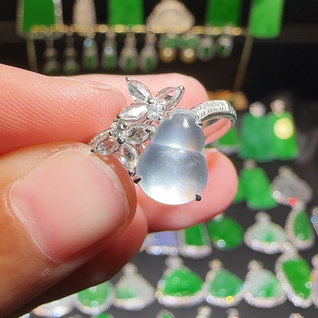 翡翠18K金镶嵌戒指