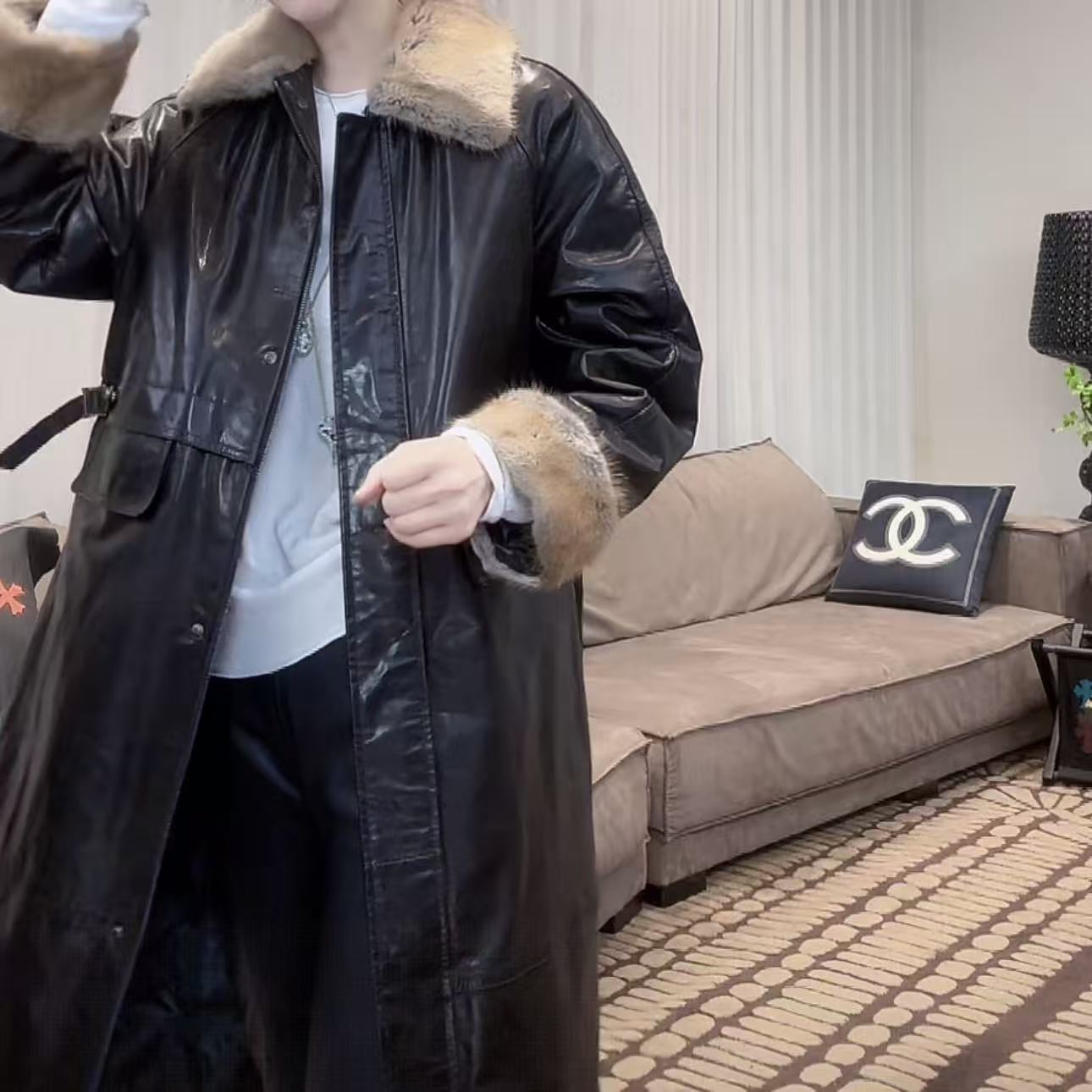 《刘夫人推荐》2025新款真皮皮衣牛皮油蜡皮加绒长款清根貂毛领风衣