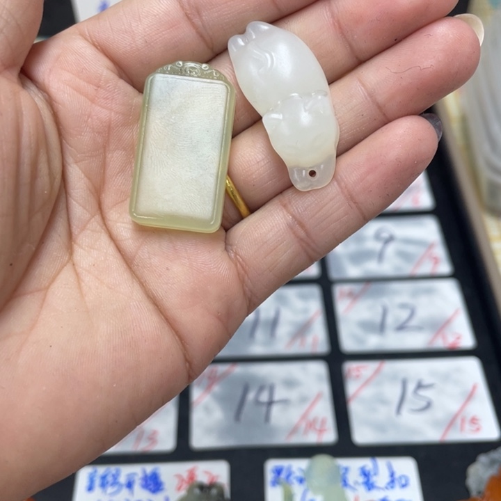 *****蛇纹石玉合金颈饰