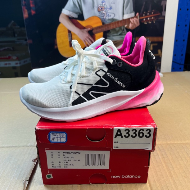 A3363 NEW BALANCE WROAVSW2 37码运动鞋直播微瑕疵 无售后