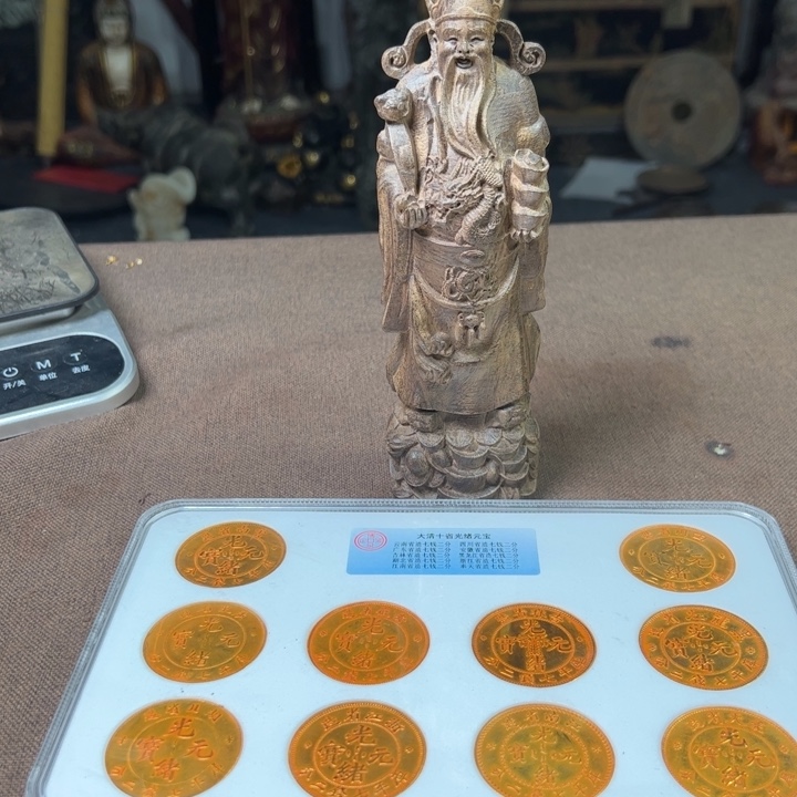 精品摆件工艺品等
