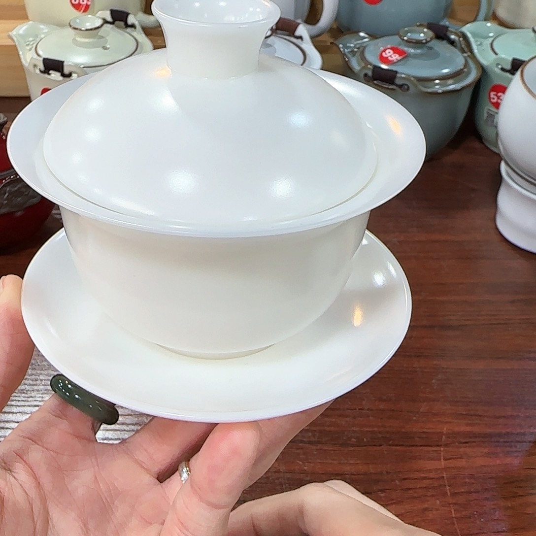 瓷片。。。。。。。。。。。。。