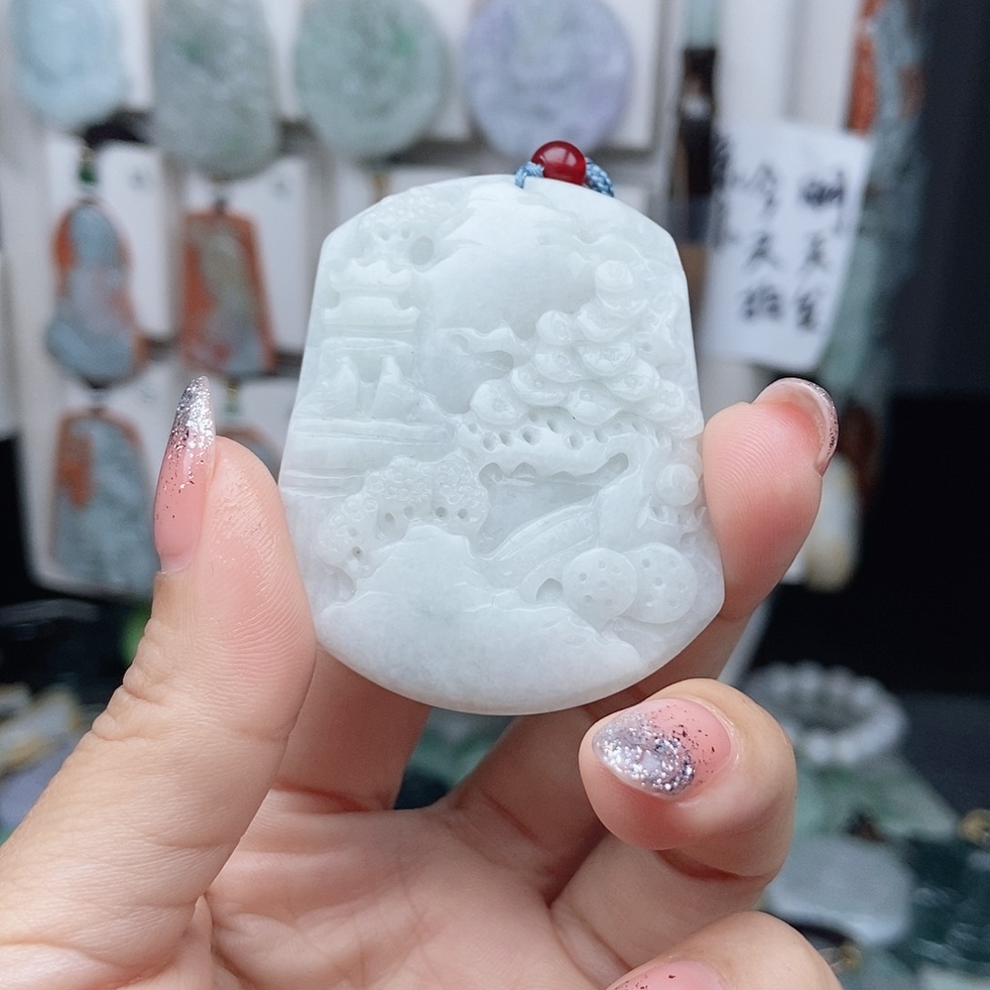 翡翠颈饰未镶嵌翡翠
