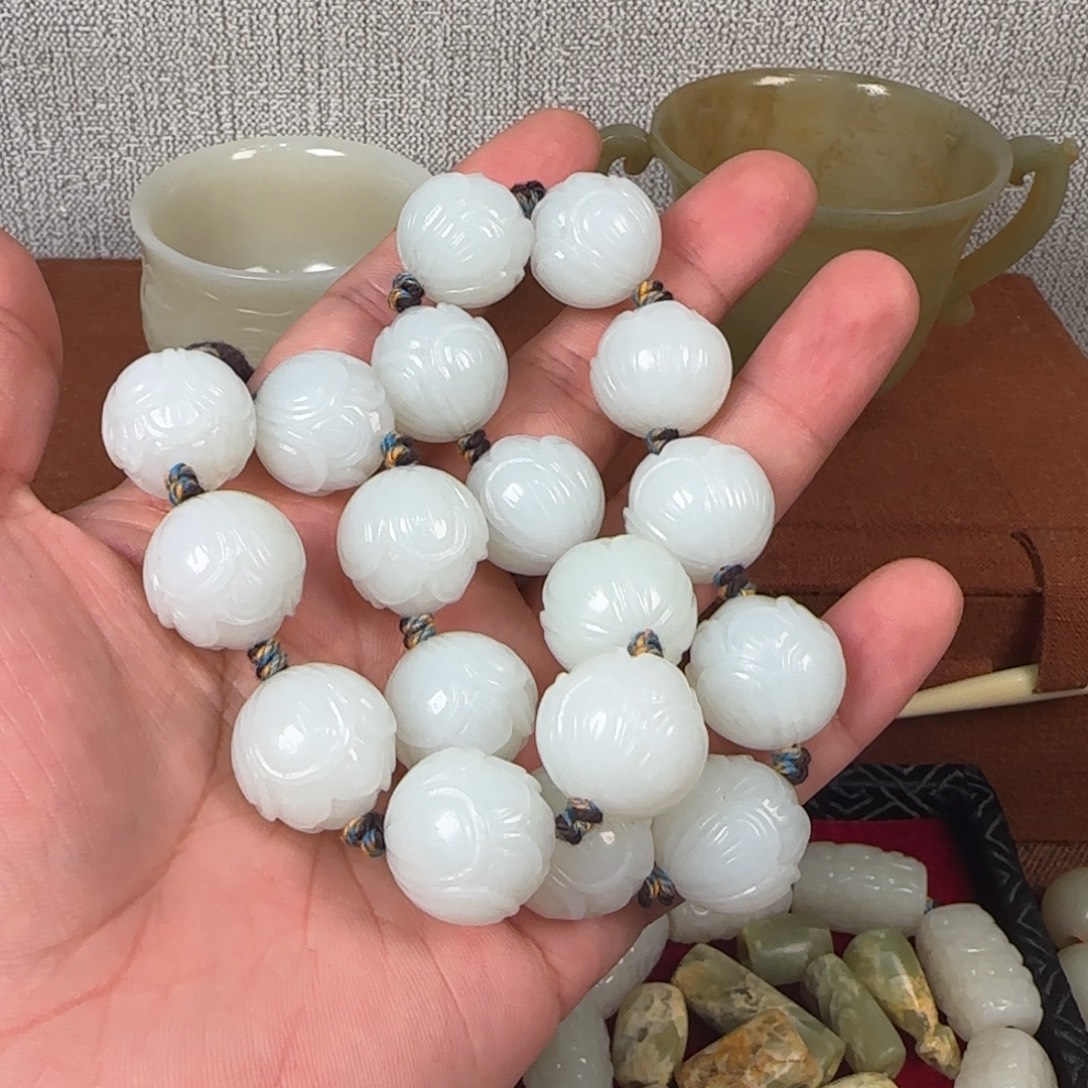 美***活非常精美的脖挂件