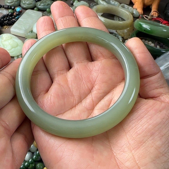 和田玉未镶嵌挂件手镯圈口60