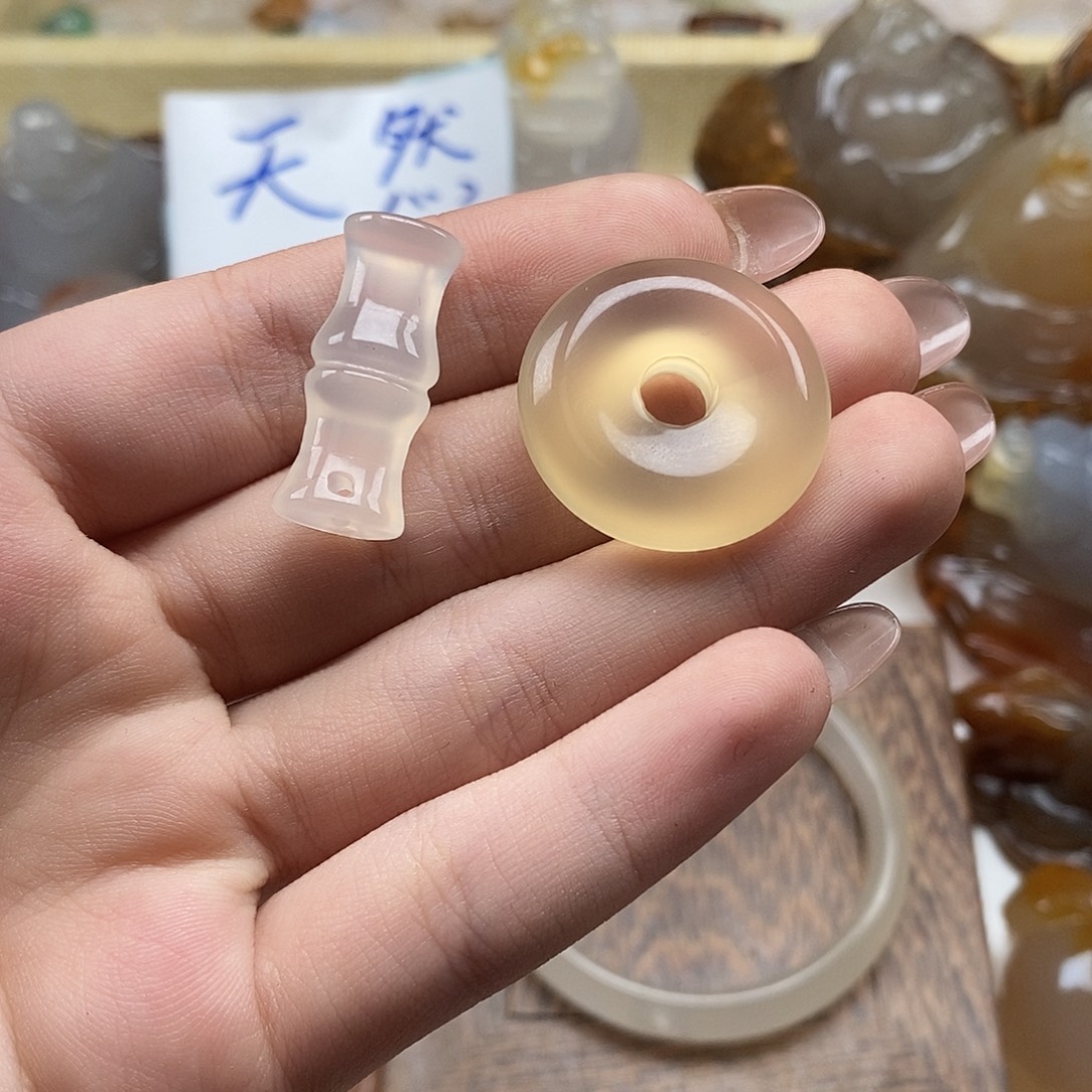 玛瑙/玉髓未镶嵌颈饰