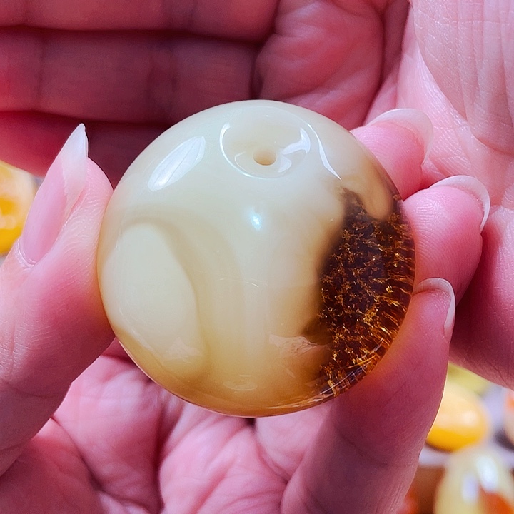 未镶嵌琥珀裸石吊坠