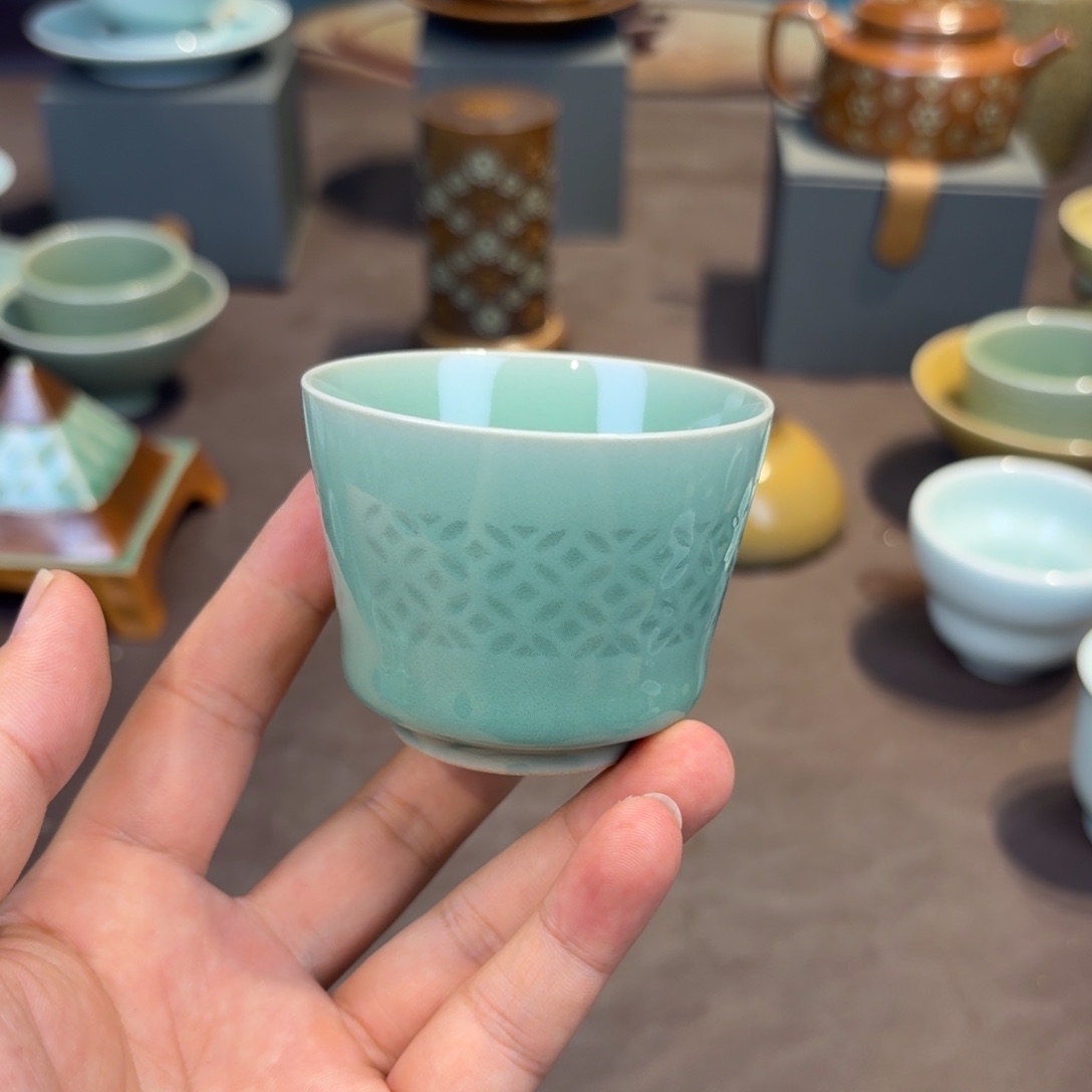 杯龙泉青瓷茶具微瑕