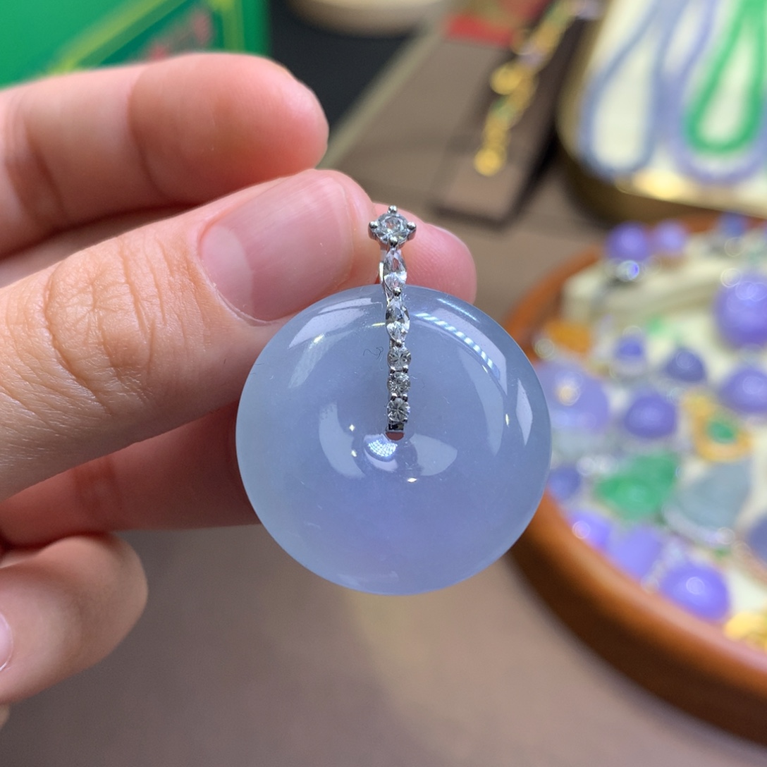 翡翠18K金镶嵌颈饰翡翠