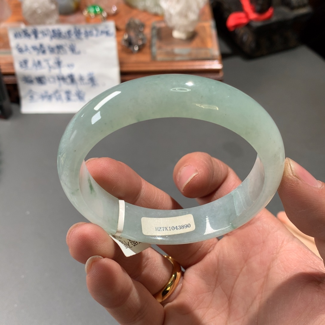 翡翠手镯未镶嵌58圈口