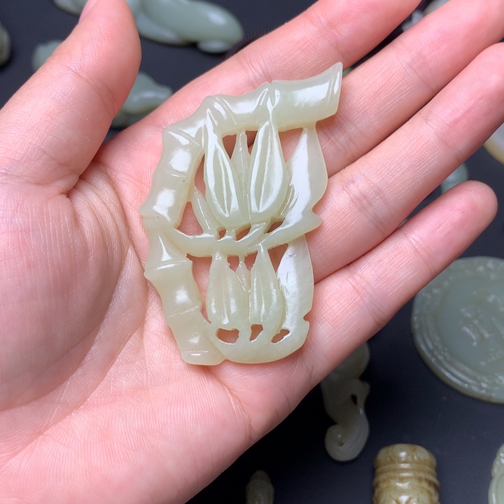 和田玉颈饰未镶嵌