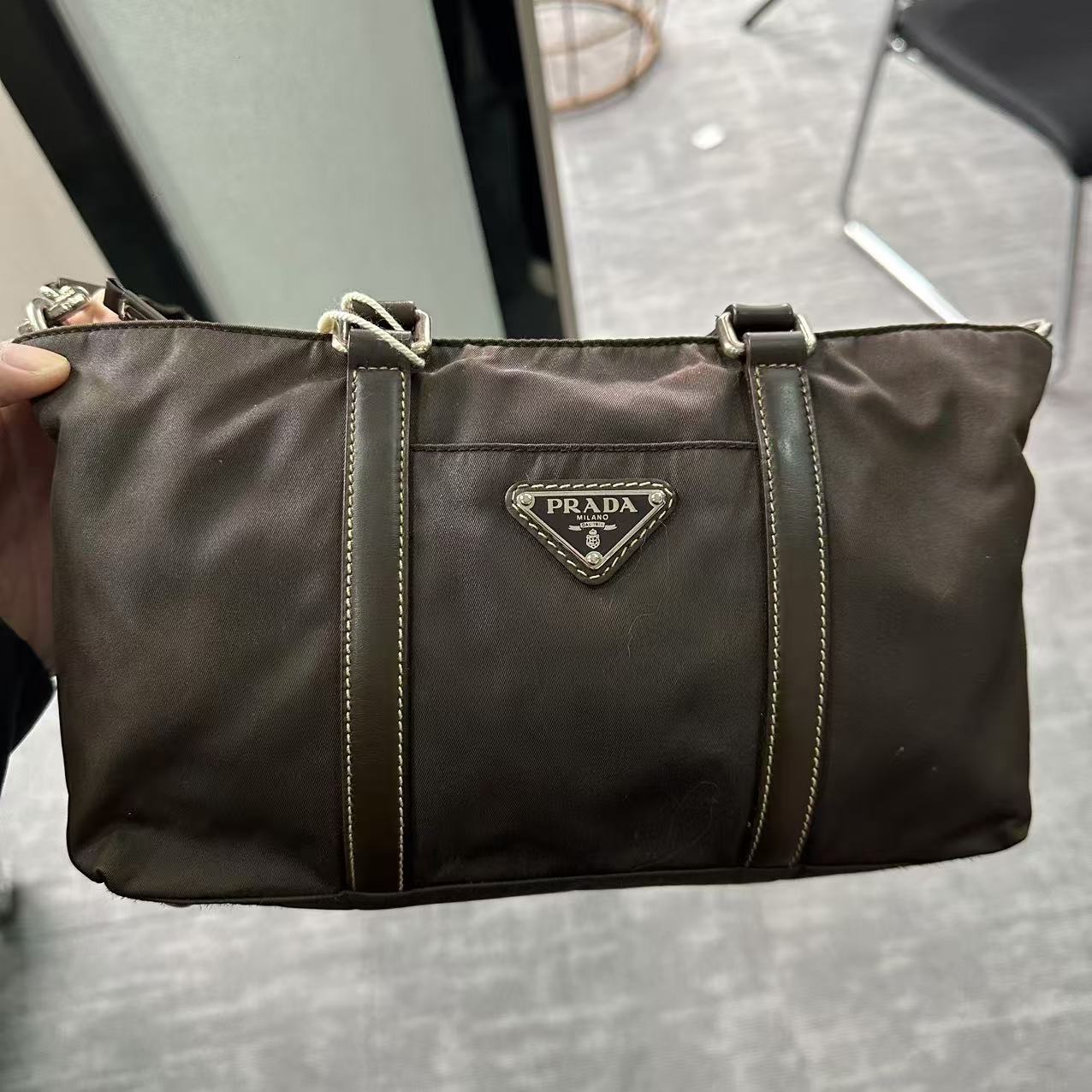 95新 Prada/普拉达 黑色手提包/H08047