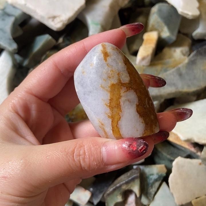 翡翠颈饰未镶嵌天然翡翠