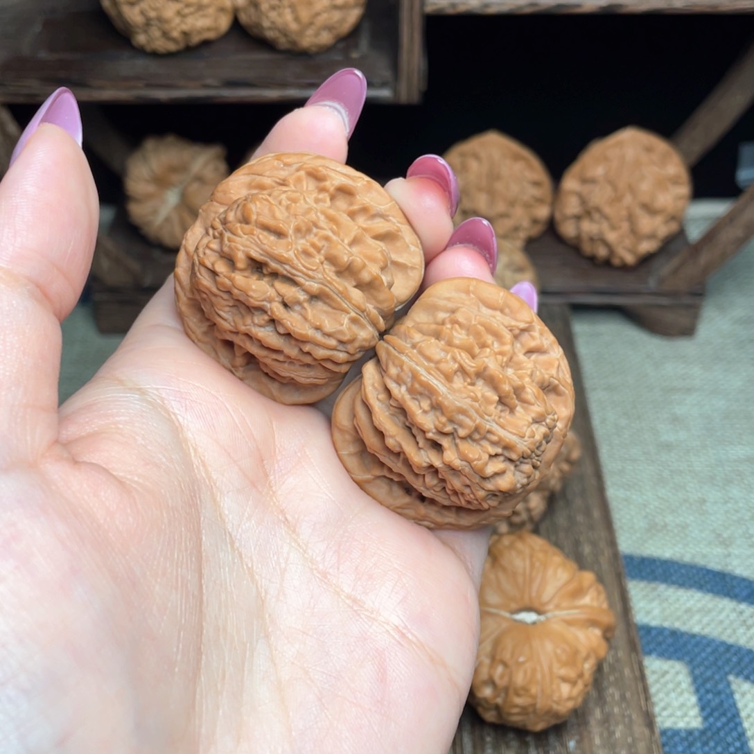 文玩核桃吊坠孙*空42四座楼