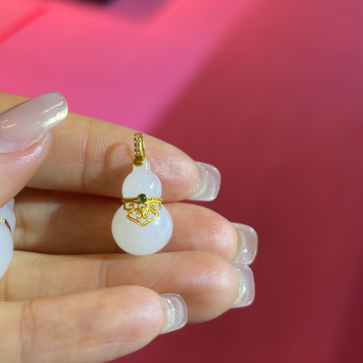 和田玉18K金镶嵌颈饰