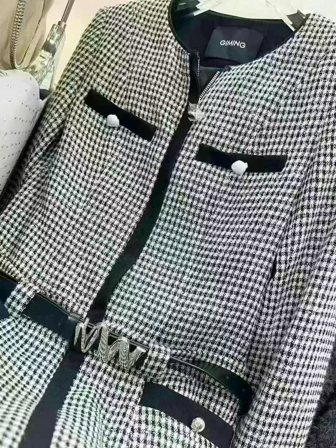 拉家女装连衣裙修身