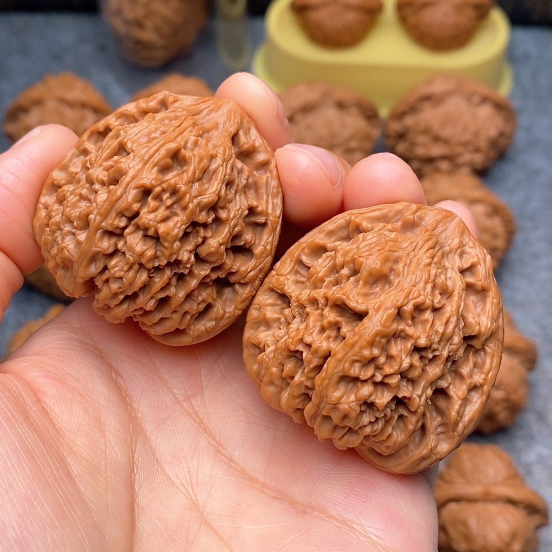 文玩核桃把件南疆石40加全品