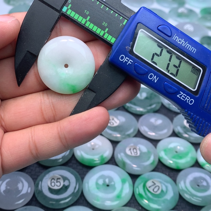 翡翠颈饰未镶嵌缅甸天然A货翡翠