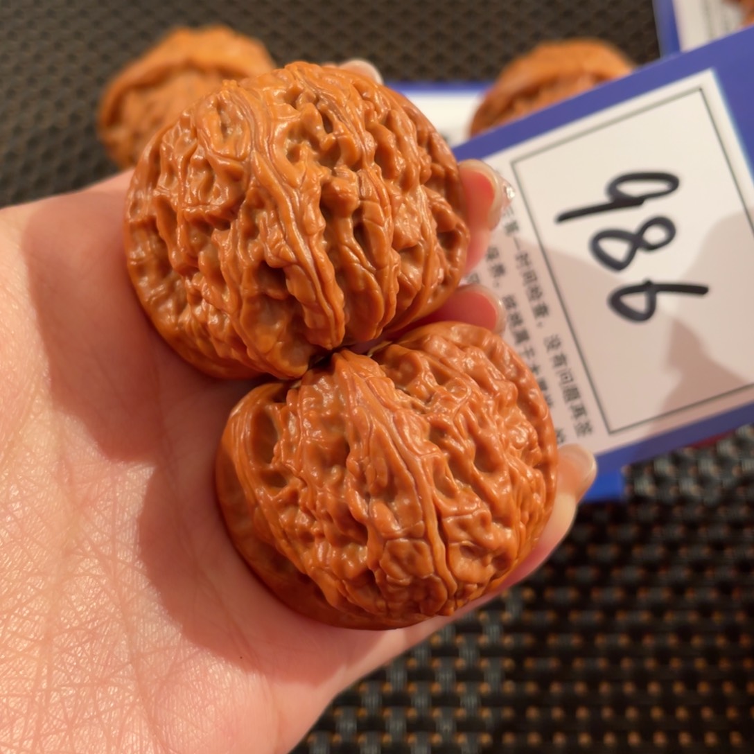 文玩核桃把件986号40尺白狮子