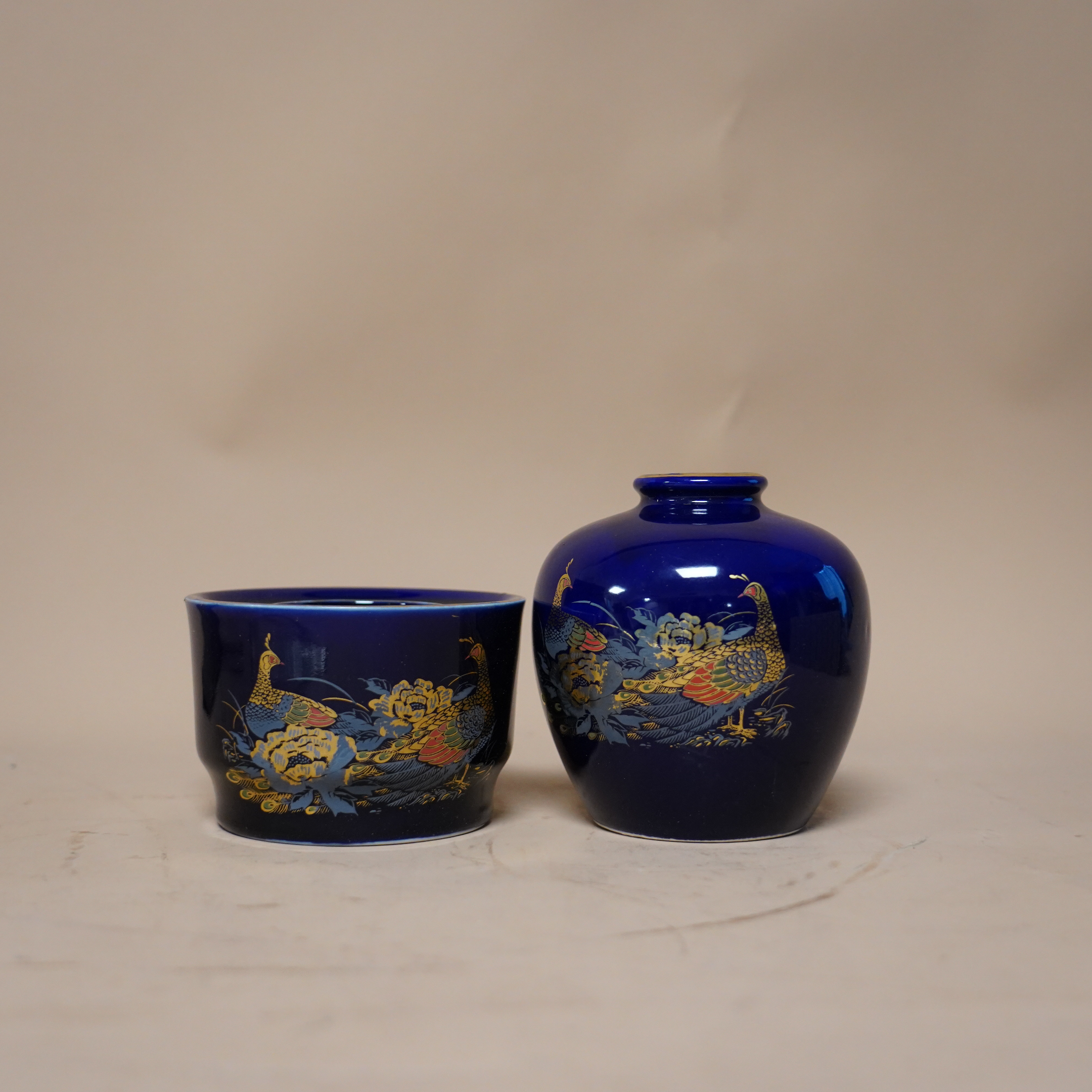 文华开物拍品 15 567 蓝料瓷瓶