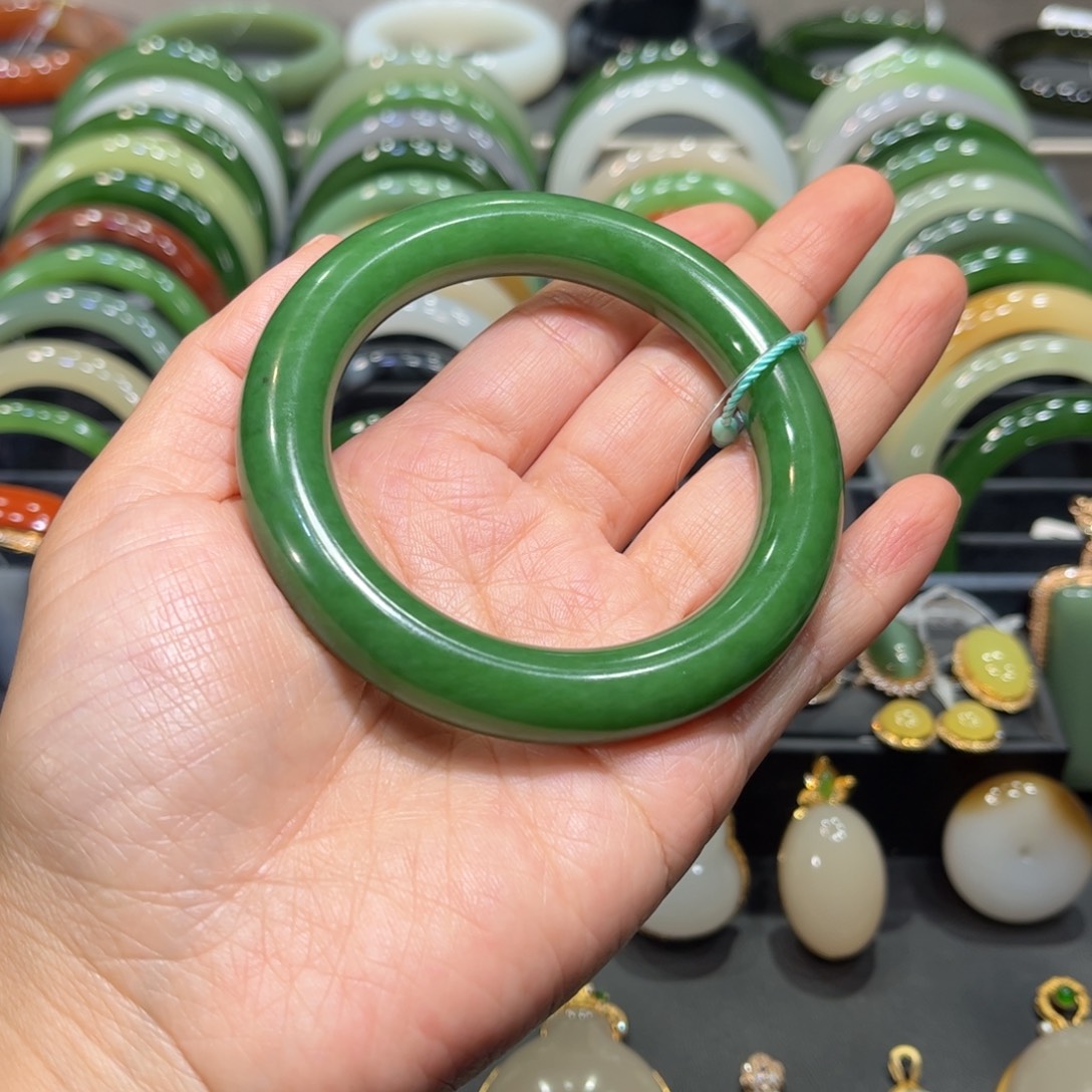 如***意和田玉未镶嵌手镯粉阳绿手镯分单2