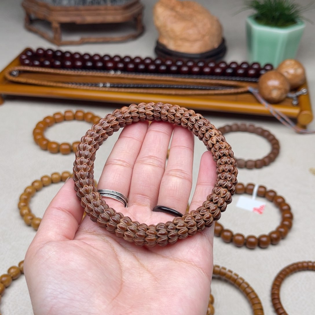 紫金鼠手串汝****.11九瓣莲花