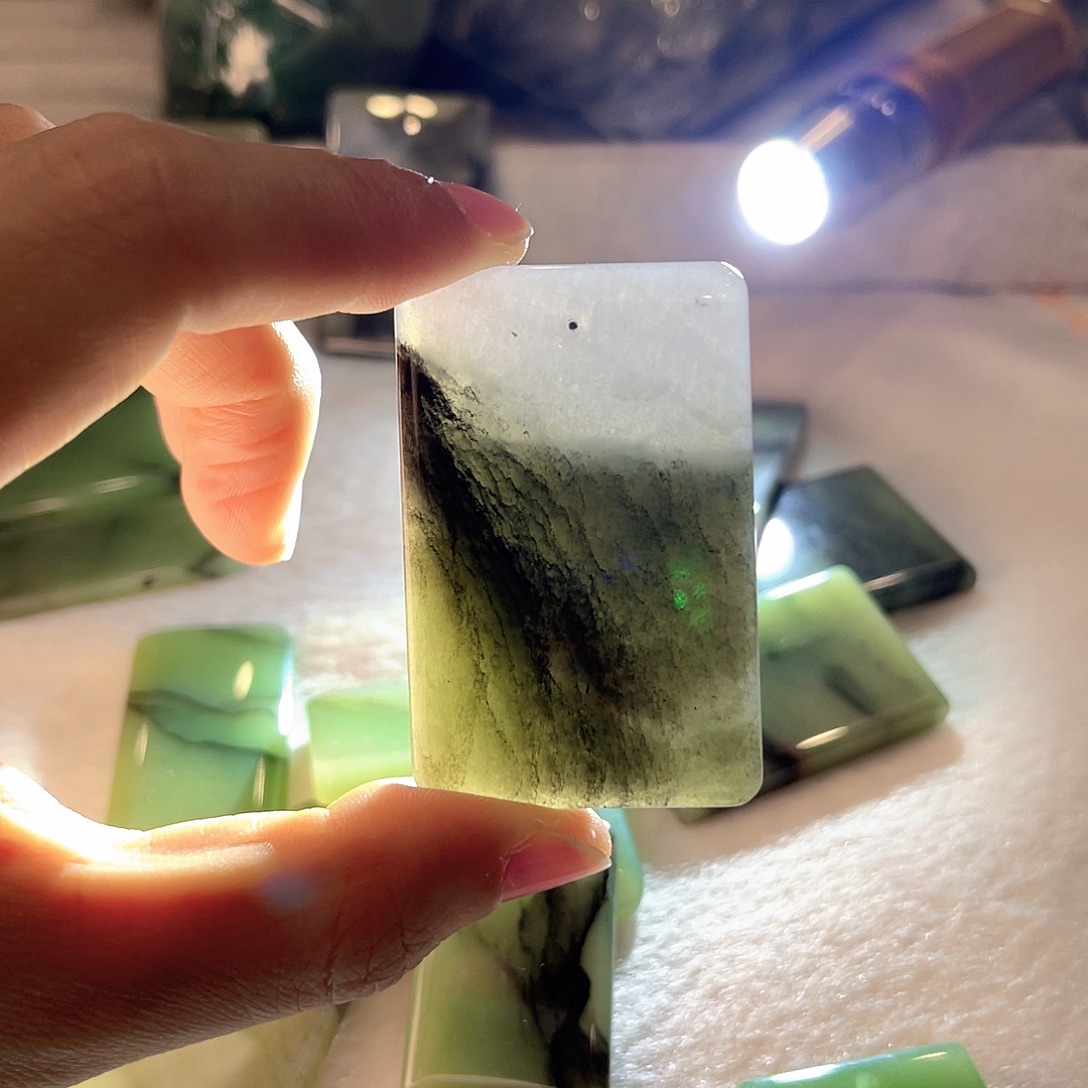 密玉（石英质玉）未镶嵌颈饰