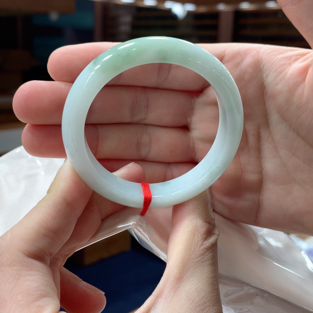 翡翠手镯未镶嵌买断