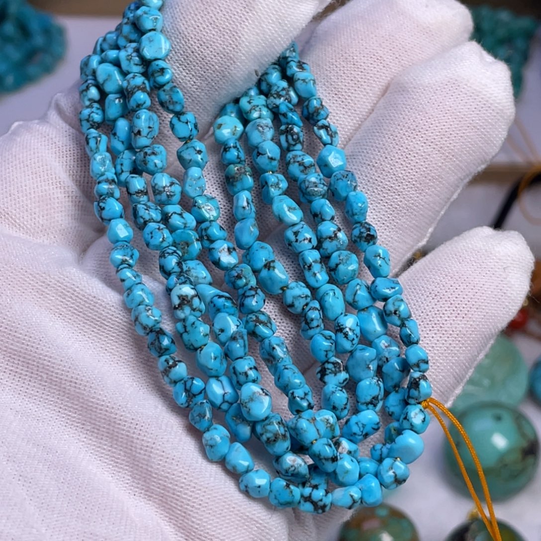 绿松石未镶嵌珠宝奇石