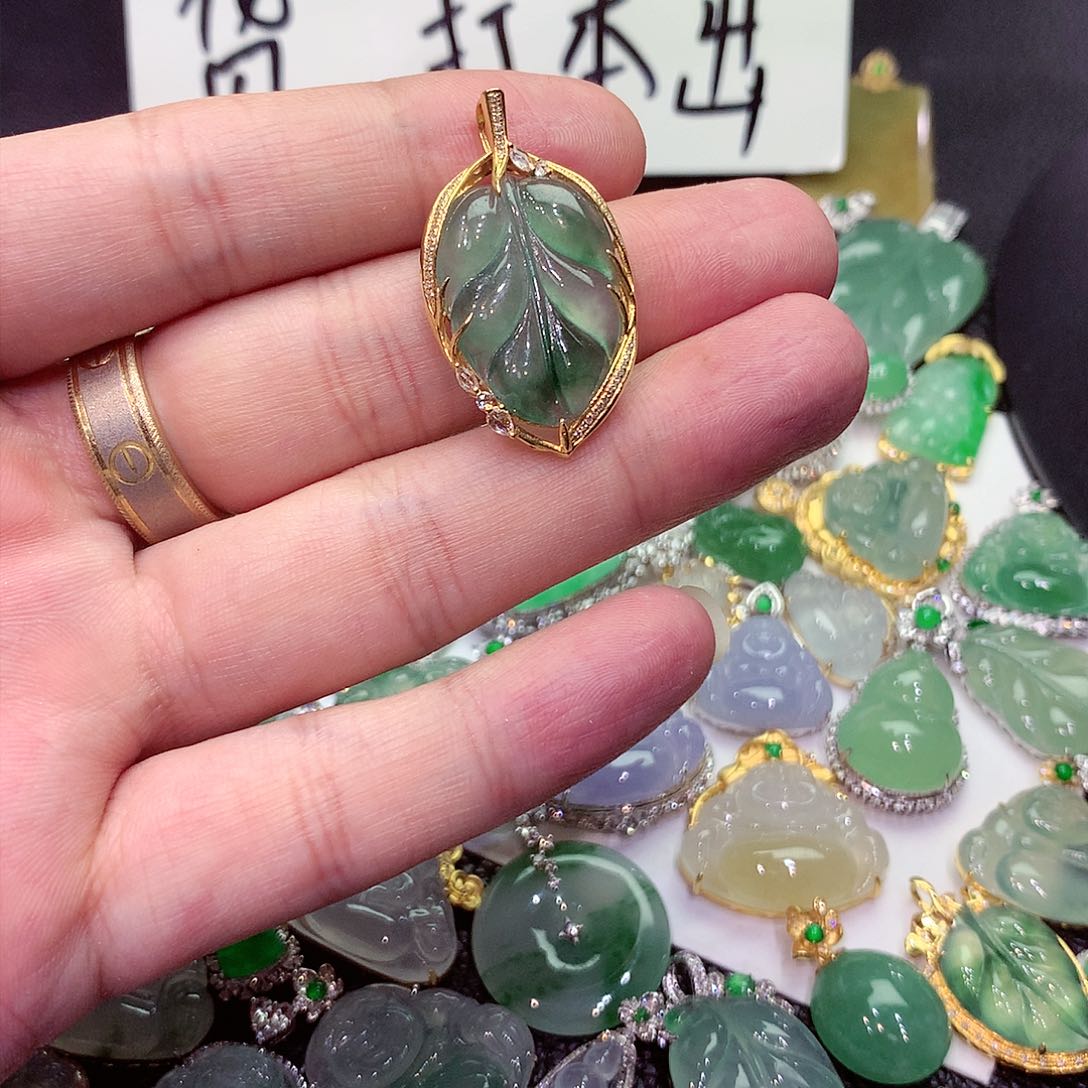 翡翠吊坠(不含链)18K金镶嵌
