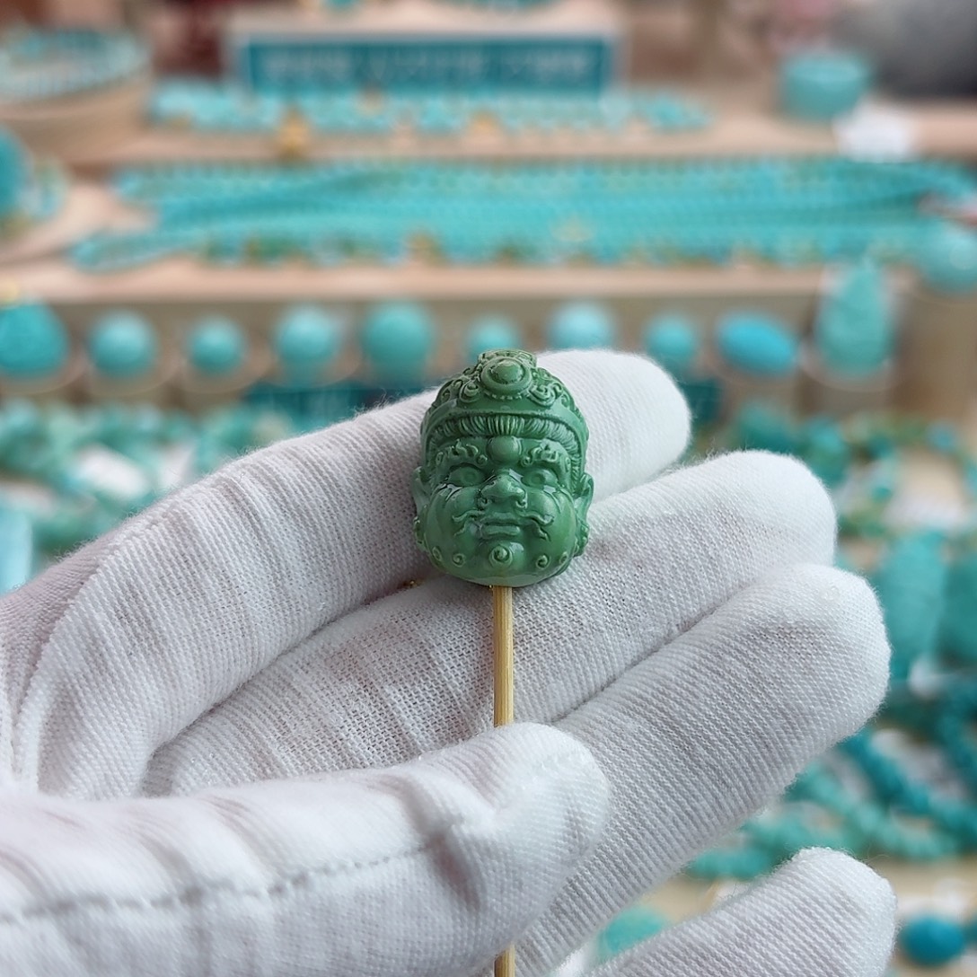 绿松石未镶嵌珠宝奇石