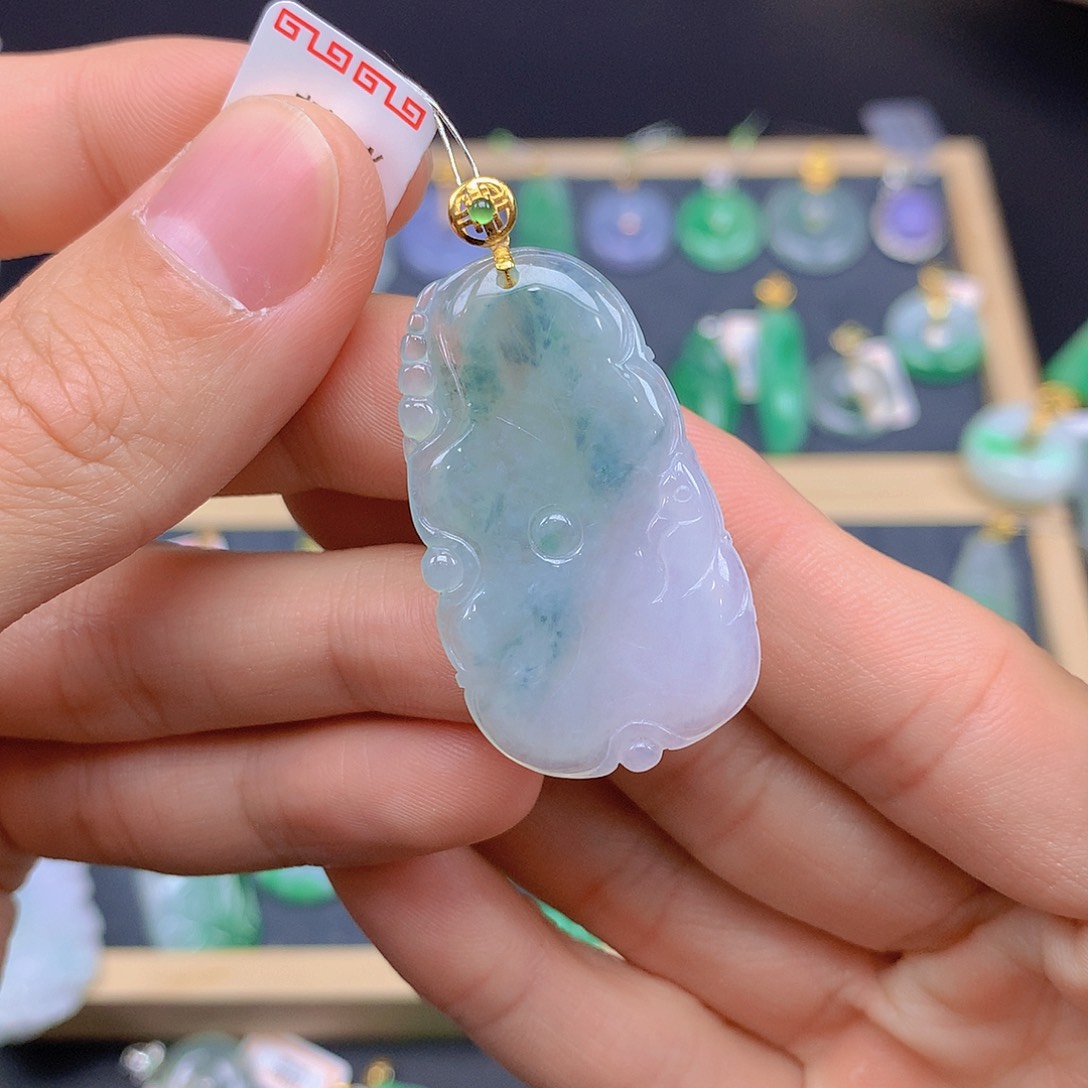 翡翠颈饰18K金镶嵌翡翠