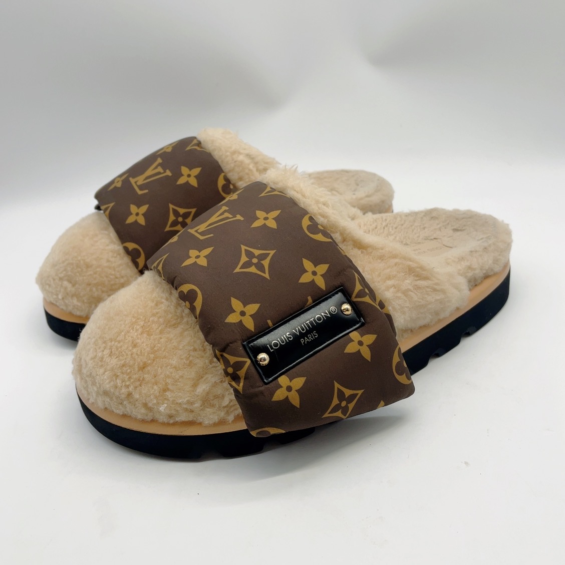 99新 LouisVuitton/路易威登 38码 女士泰迪老花保暖毛拖鞋