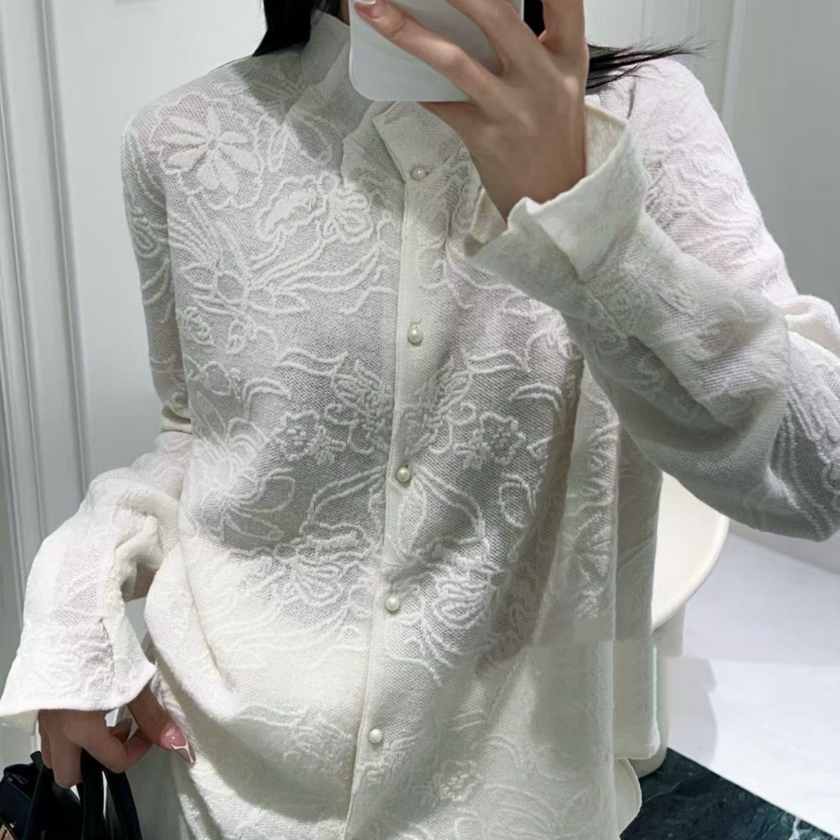 珊珊家木耳边浮雕提花针织衬衫女冬季柔软设计感小众显瘦