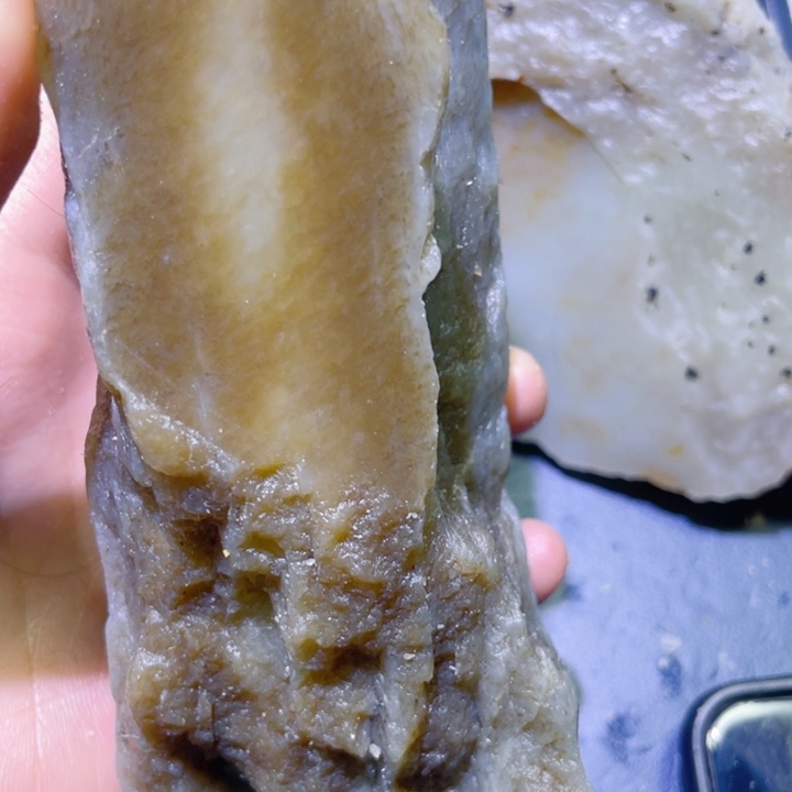 _***月和田玉未镶嵌珠宝半成品