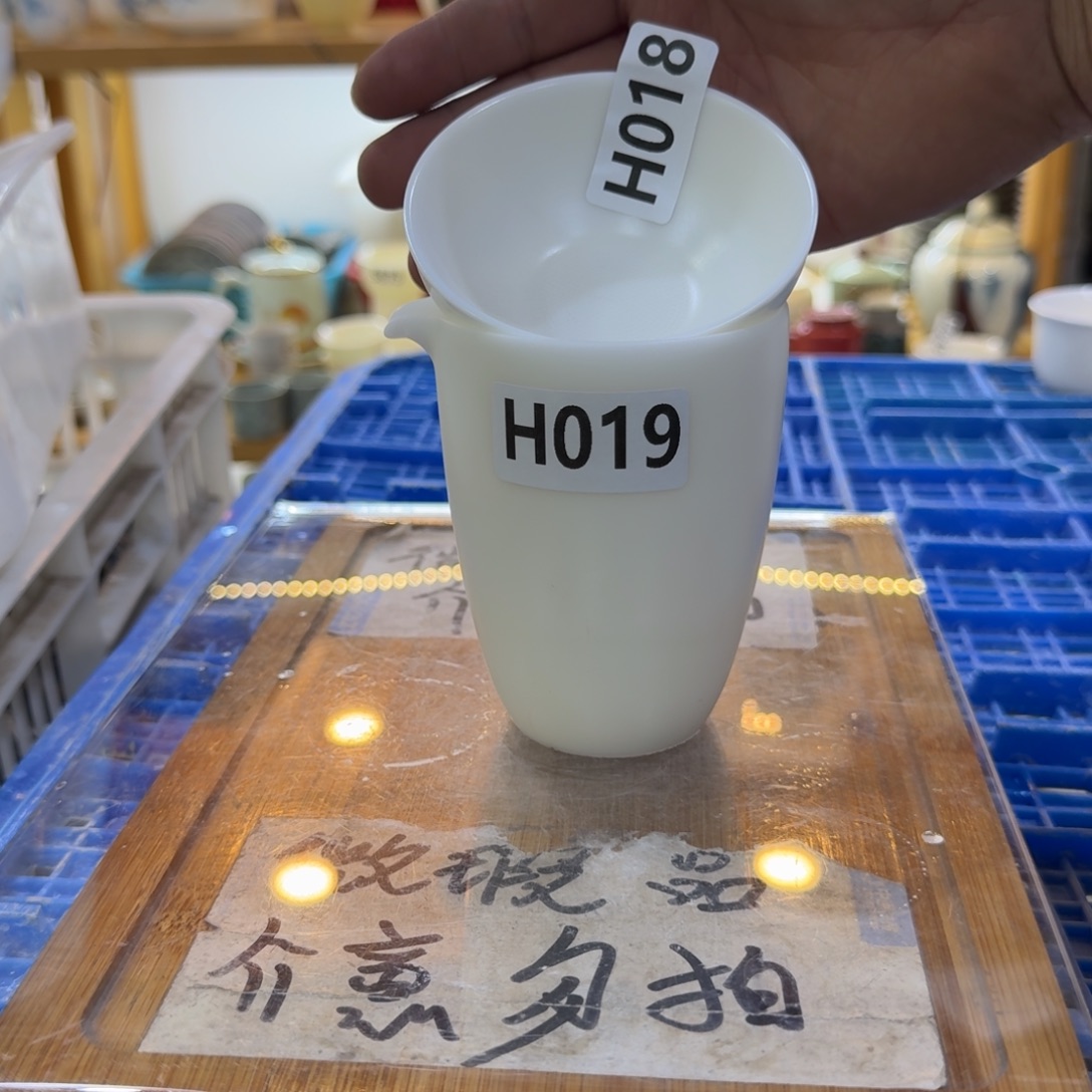 略有微瑕疵介意勿拍陶瓷器皿@