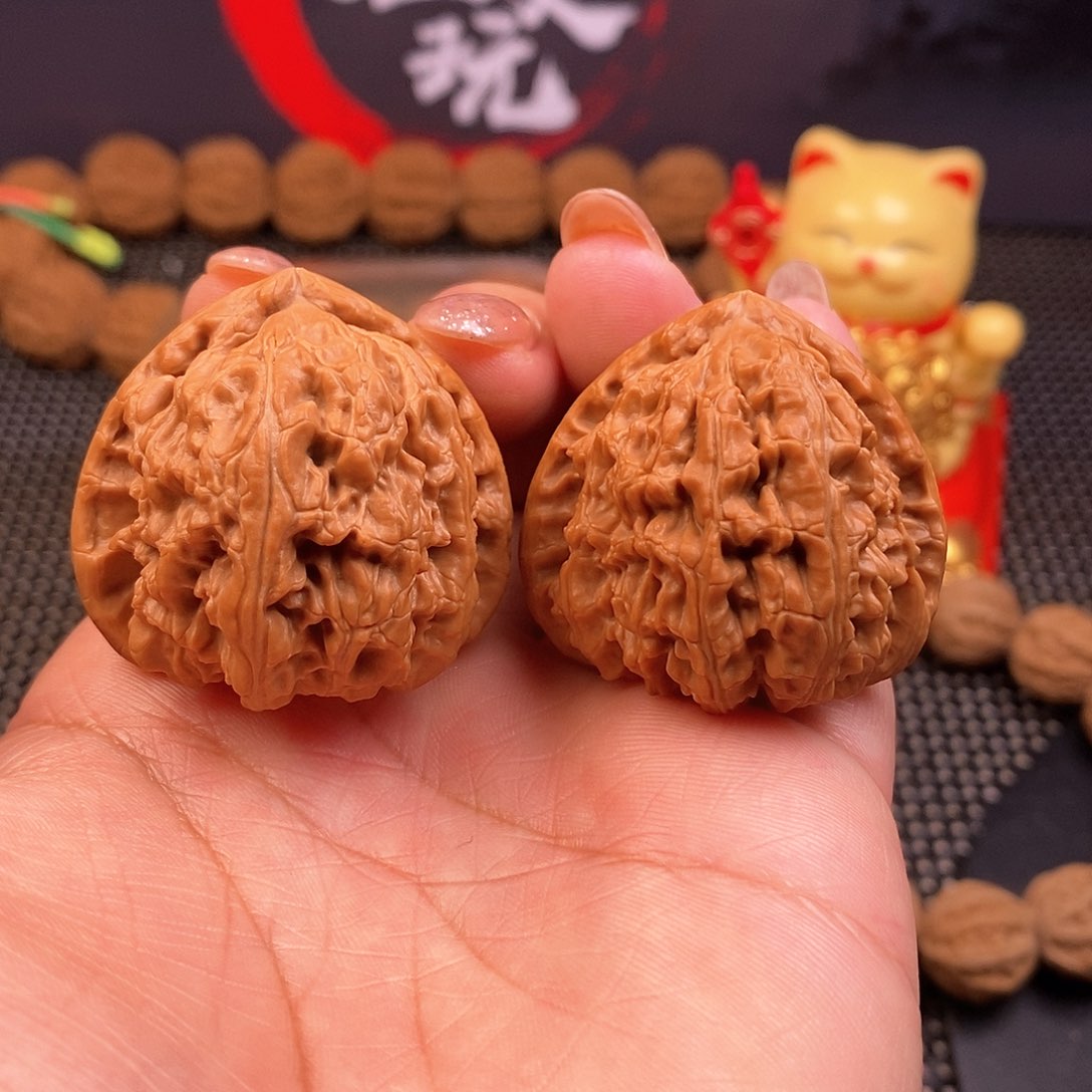 文玩核桃吊坠39尺三角白