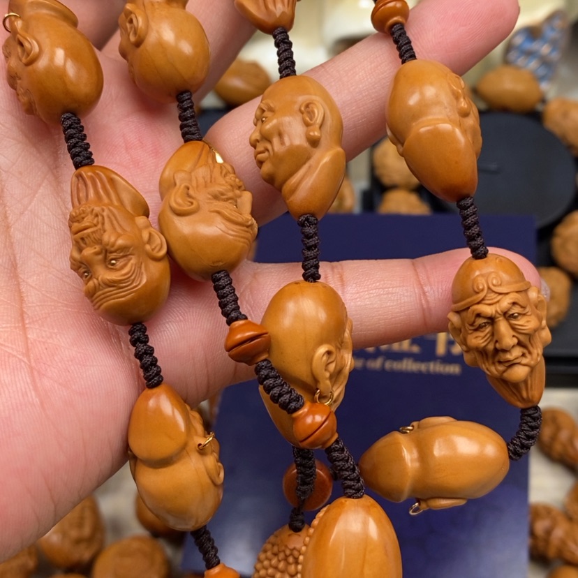 【闪购商品】橄榄核吊坠雨****峰橄榄手工雕刻工艺